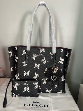 Coach Mollie Tote Bag With Bow Print And Matching Wristlet